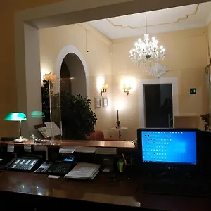 Del Centro Otel